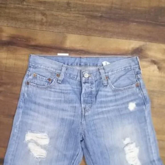 The LEVI 501® Button Fly Distressed Cropped Jean - Picture 3 of 7